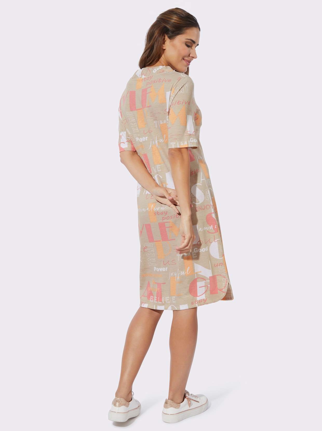 T-shirtklänning - sand-flamingo, med tryck